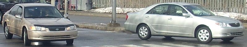 File:'00-'01 & '02-'04 Toyota Camrys.JPG