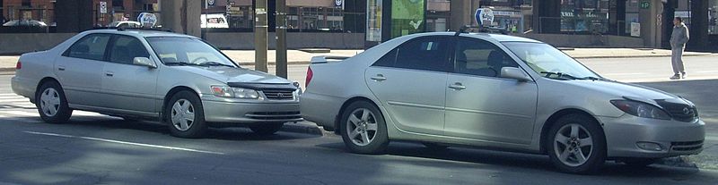 File:'00-'01 & '02-'04 Toyota Camry Taxis.JPG