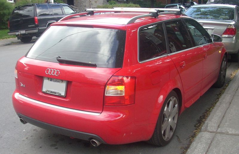 File:'00-'02 Audi S4 Avant.JPG