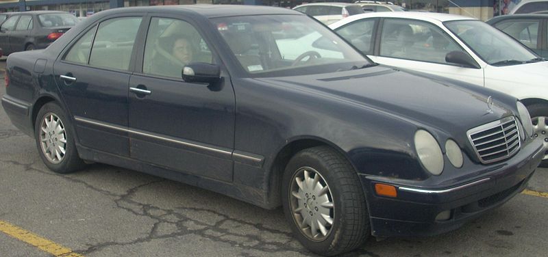 File:'00-'02 Mercedes-Benz E320 Sedan.JPG