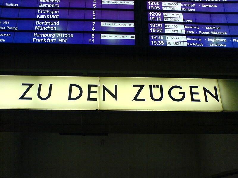 File:"Zu den Zügen" (Deutsche Bundesbahn) - WÜ Hbf.JPG