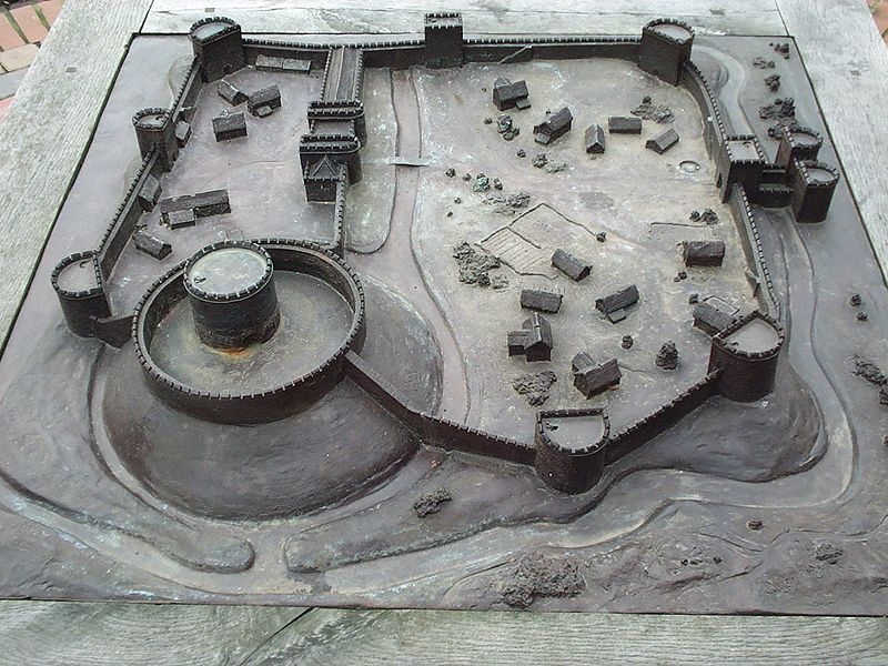 File:BedfordCastleModel.JPG