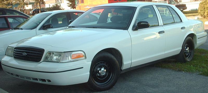 File:'00 Ford Crown Victoria Police Interceptor.jpg