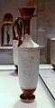 Homme avec tainia – Lécythe – MSR – Rituels Grecs – inv 2001.4.jpg