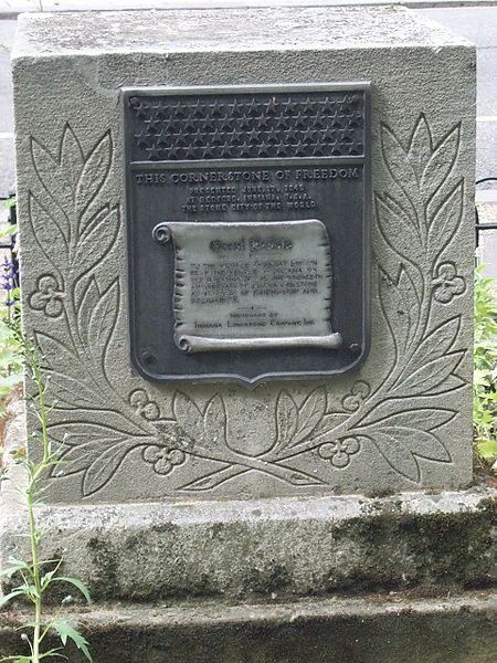 File:CornerstoneOfFreedomBedfordEngland.JPG