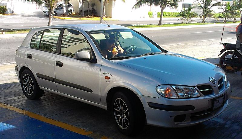 File:'00-'02 Nissan Almera.jpg